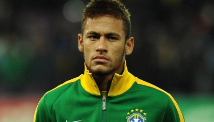 曼彻斯特晚报透露，马拉西亚重返曼联一线队，滕哈格强调计划内回归