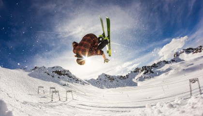 全国羽毛球锦标赛圆满落幕 新锐选手表现抢眼