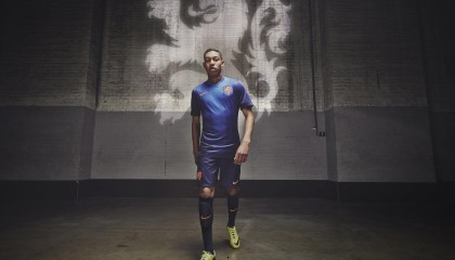 保-维克托泪洒更衣室激励全队 盛赞亚马尔无视批评专注成长