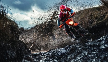 新星求外租遭拒，曼联强硬表态，梅努留队竞争位置