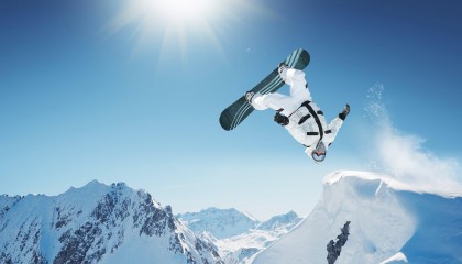 CBA焦点大战，广东力克上海，易建联轮休引发战术新思考