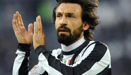 梅西第八次捧起金球奖 传奇生涯再添璀璨篇章