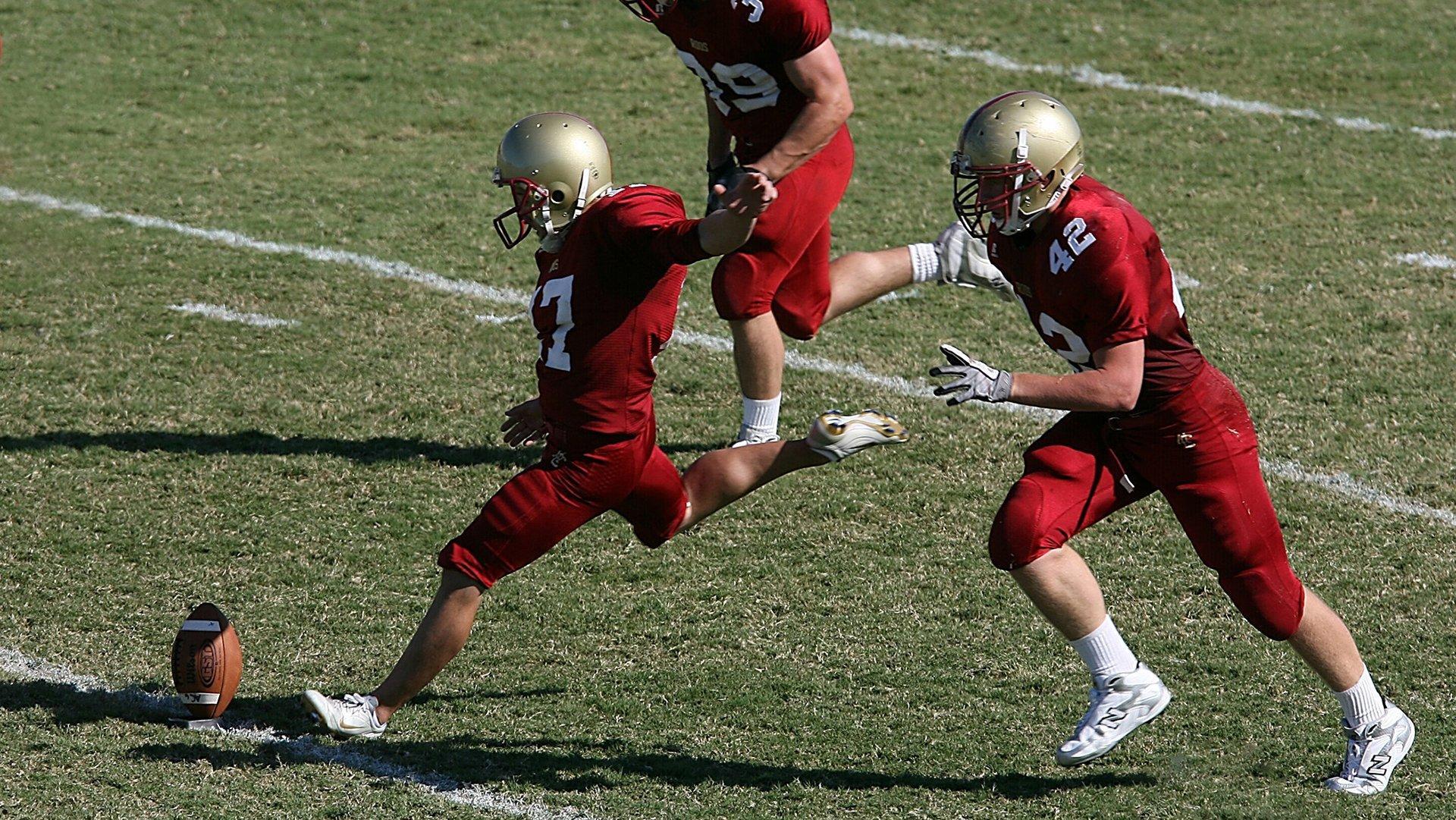 凯恩海外18球创三狮纪录 超越传奇彰显现代中锋全能价值