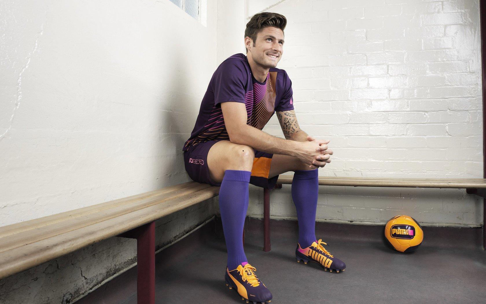 利物浦新星布拉德利闪耀欧冠，斯洛特盛赞，对维尼修斯的防守已近极限