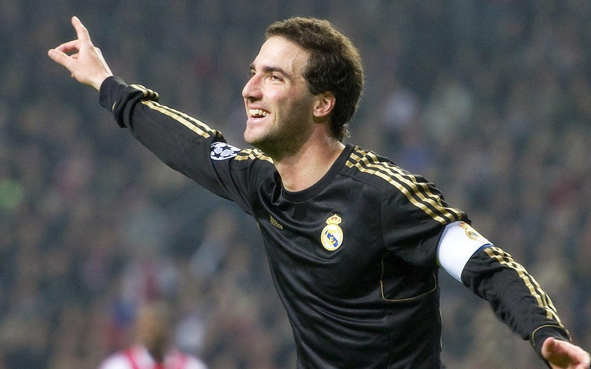 英超史册翻开惊人一页，三大豪门同日折戟，31年奇景重现英伦